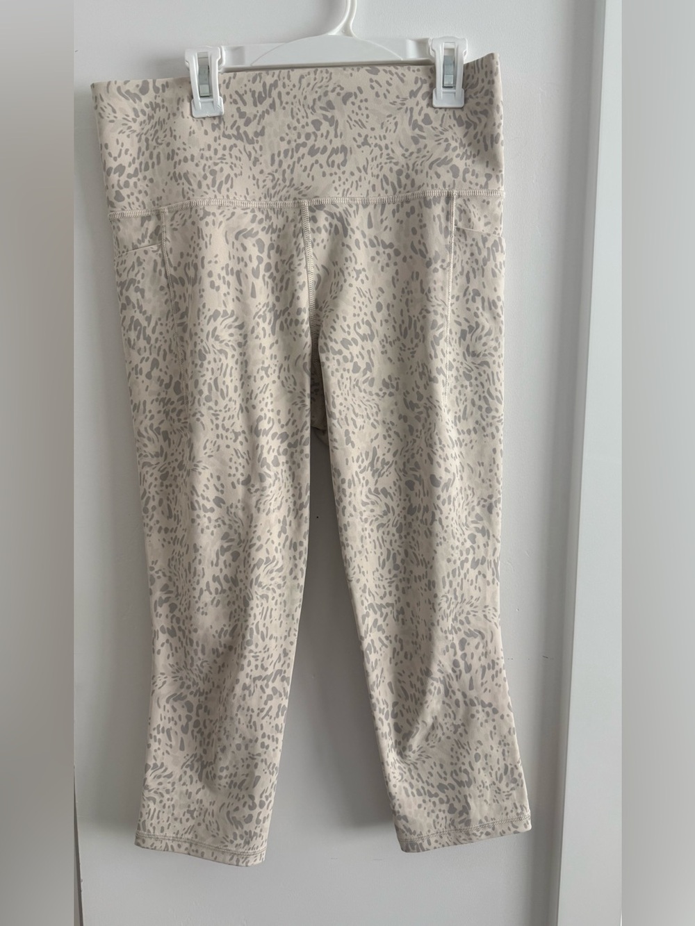 Athleta Capri Leggings